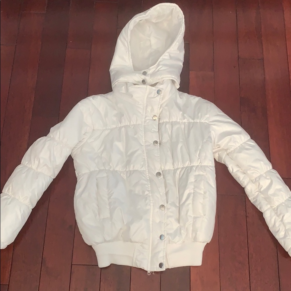 White zip up and buttoned winter coat
